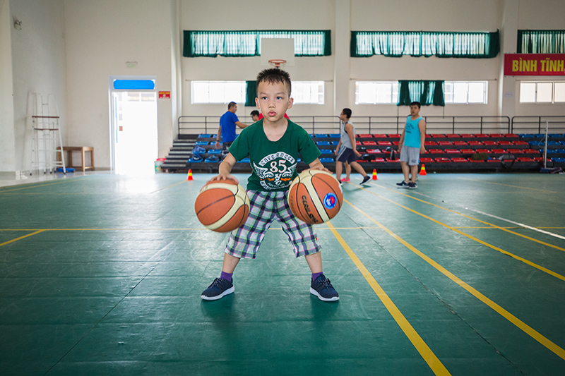 Chọn quả bóng rổ size 5 cho trẻ em