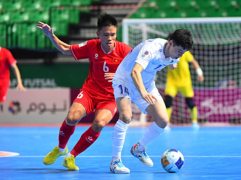 Bóng đá futsal là gì? Sân bóng futsal và những điều cần biết 5 thi đấu futsal