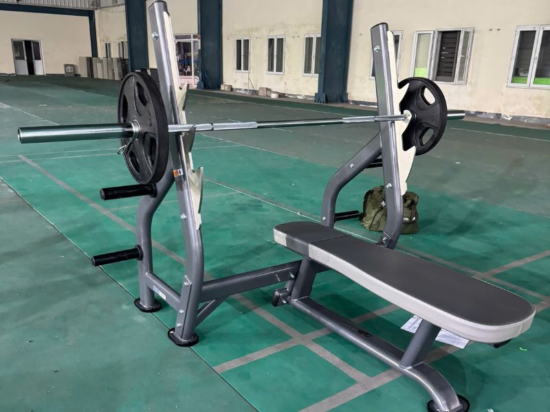 Dự án lắp đặt thiết bị tập gym tại Công ty Youngone Nam Định 2 Ghế tập đẩy cơ ngực ngang Impules IT7014