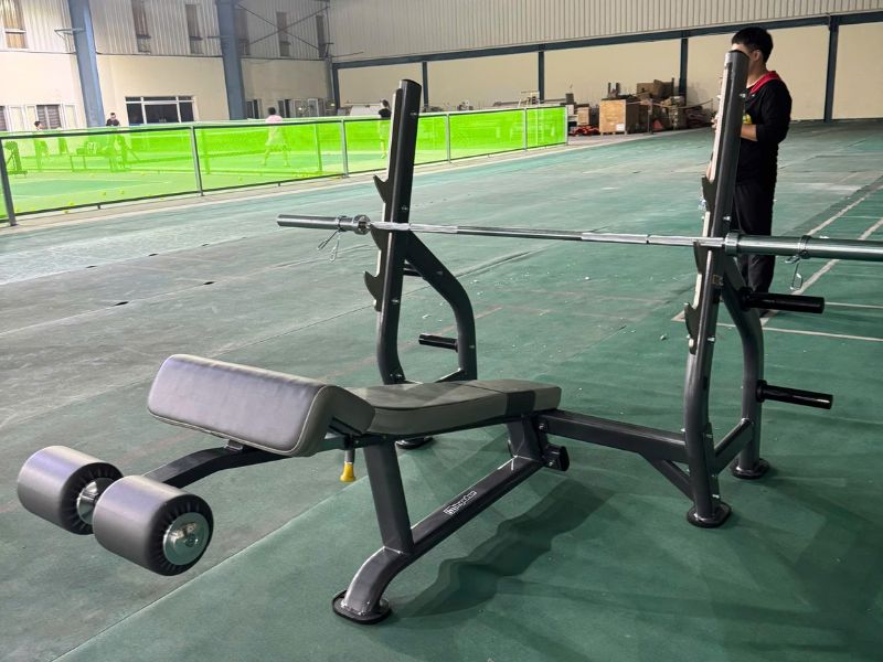 Dự án lắp đặt thiết bị tập gym tại Công ty Youngone Nam Định 5 Ghế tập đẩy cơ ngực ngang Impules IT7014