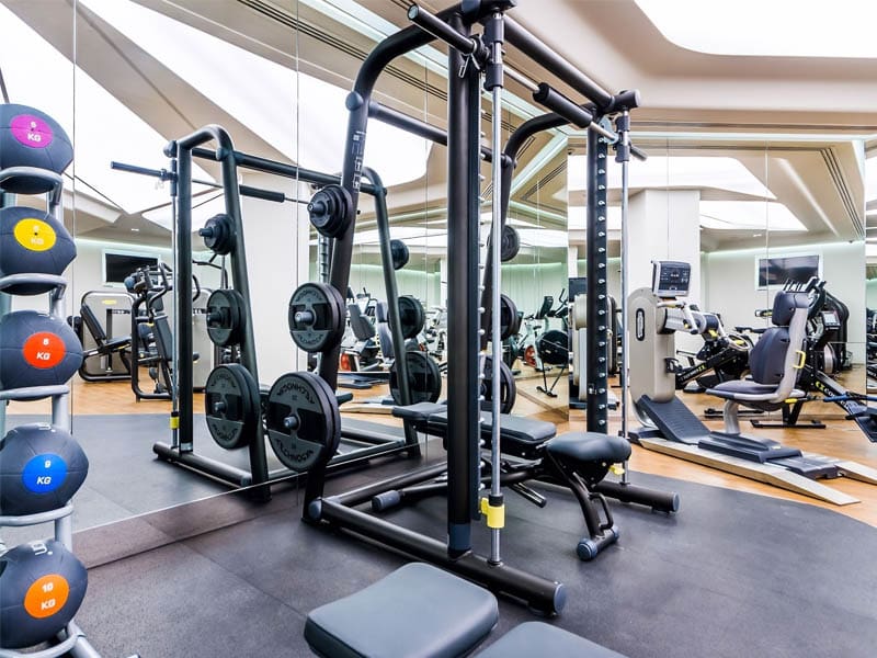 Top 5 lợi ích giàn tạ đa năng tuyệt vời nhất cho người tập 4 giàn tạ đa năng