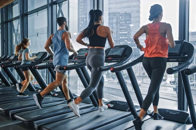 Nên mua máy chạy bộ hay xe đạp tập?