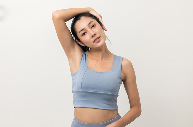 15 bài tập cổ vai gáy tại nhà giúp giảm nhức mỏi nhanh nhất 3 Bài tập nghiêng cổ sang hai bên