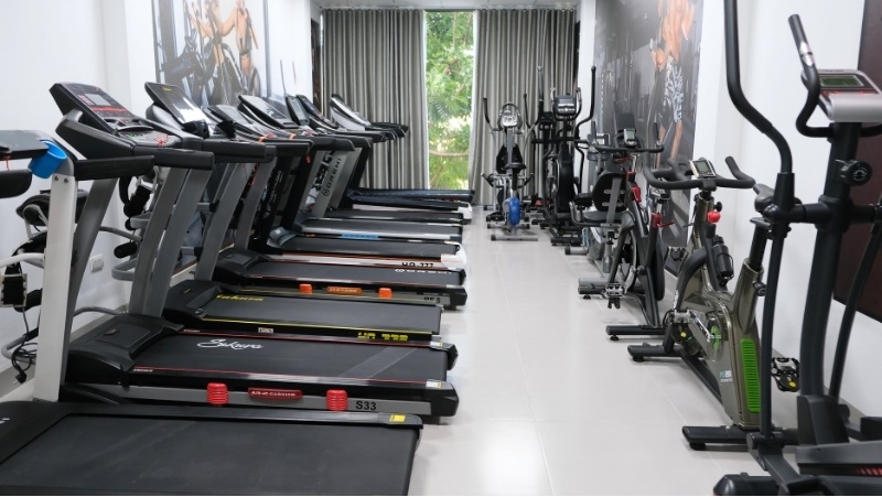 Nên mua máy chạy bộ hay xe đạp tập?