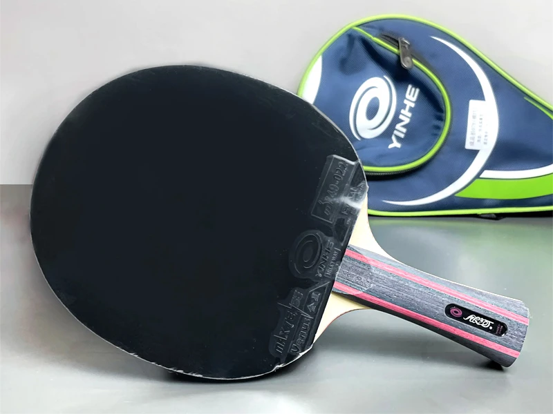 Vợt bóng bàn là dụng cụ không thể thiếu trong môn bóng bàn