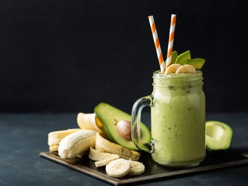 Smoothie là gì? 10 Công thức smoothie cho người giảm cân 2 Smoothie chuối - bơ đậu phộng