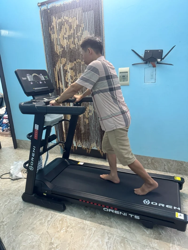 Ảnh thực tế máy chạy bộ Oreni T5
