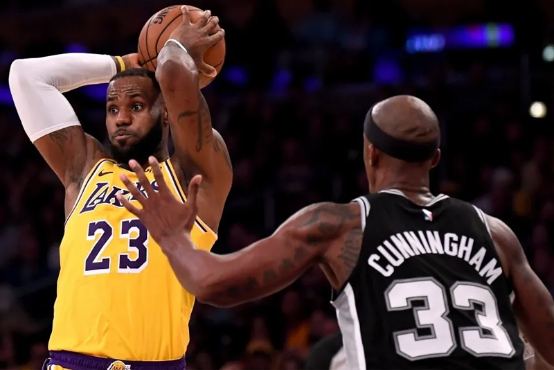 Kỹ thuật chuyền bóng