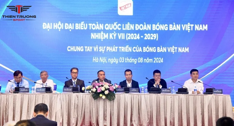 Đoàn chủ tịch điều hành Đại hội