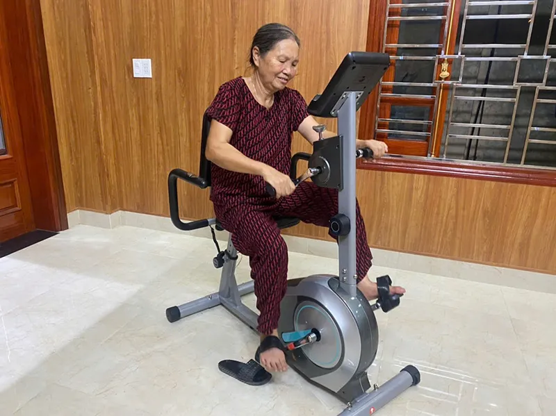 Xe đạp phục hồi hỗ trợ người cao tuổi vận động