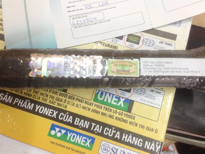 Hướng dẫn phân biệt vợt cầu lông Yonex thật giả dễ nhận biết 6 phân biệt vợt cầu lông Yonex thật giả qua tem của BCA
