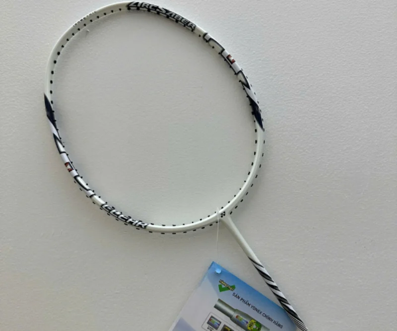 Vợt cầu lông thiên thủ là gì? Cách chọn vợt dễ xoay trở 7 Yonex Arcsaber 0 Clear
